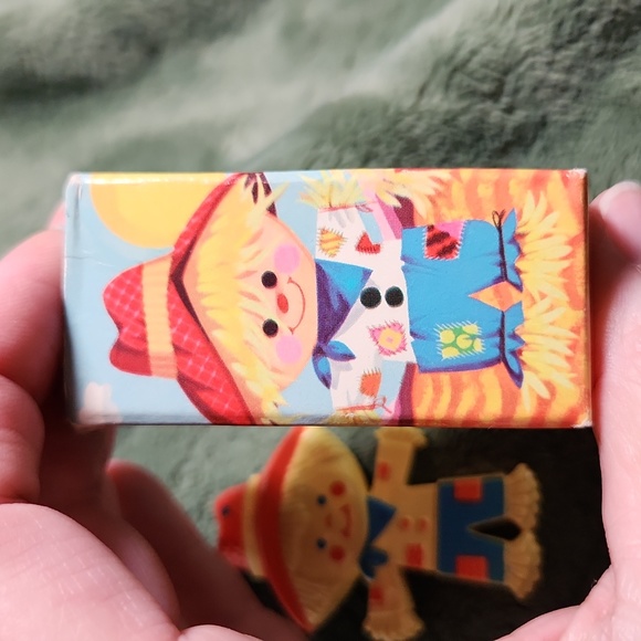 Vintage Avon Scarecrow Peter Patches pin pal fragrance pin, 1975. 49 years old! - Picture 5 of 8